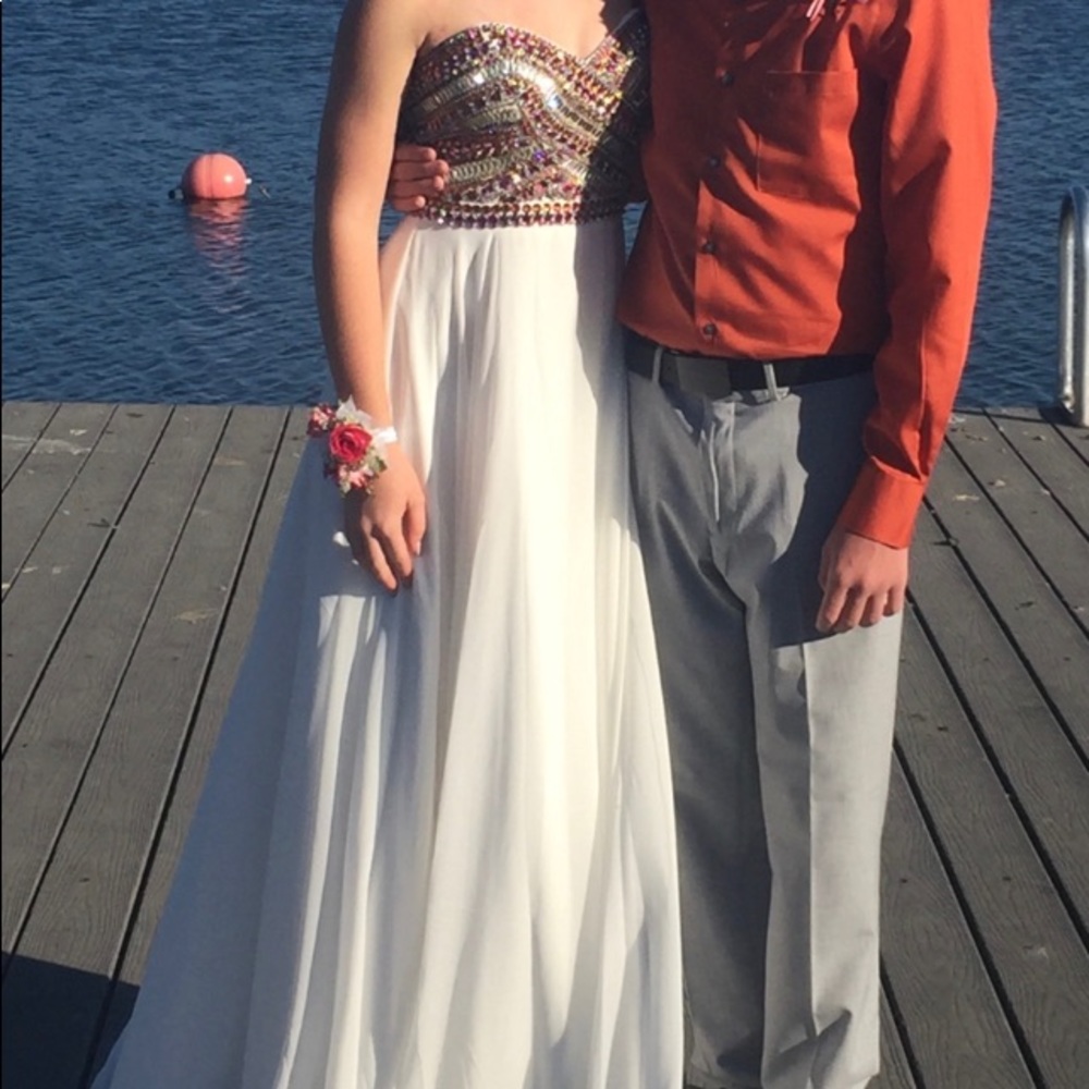 Dave & Johnny Prom/Formal Dress